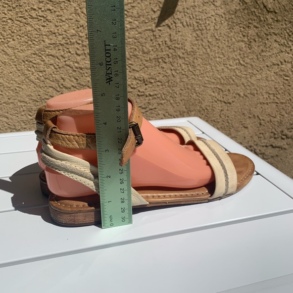 Frye brown and cream leather strap sandals size 9M - Picture 11 of 15